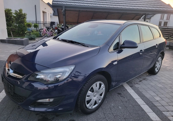 Opel Astra cena 28900 przebieg: 156000, rok produkcji 2015 z Borne Sulinowo małe 79